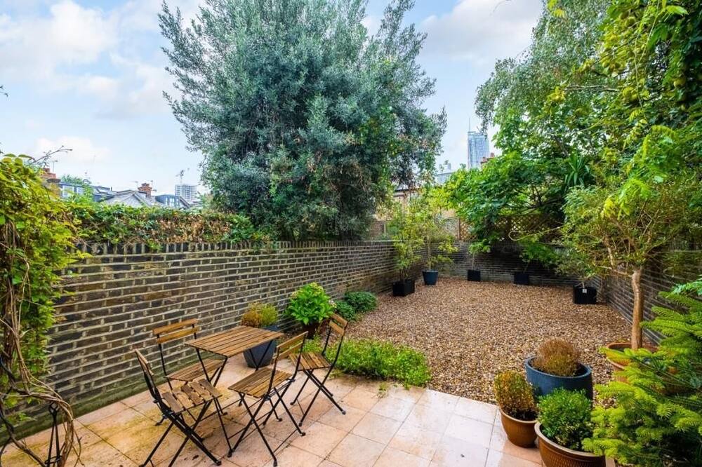 Photo of Outdoor in Notting Dale