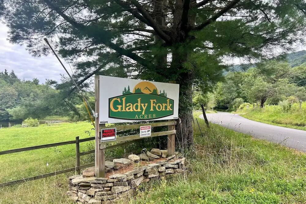 Photo of Outdoor in Glady