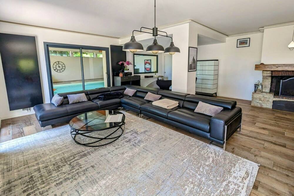 Photo of Livingroom in Parmain