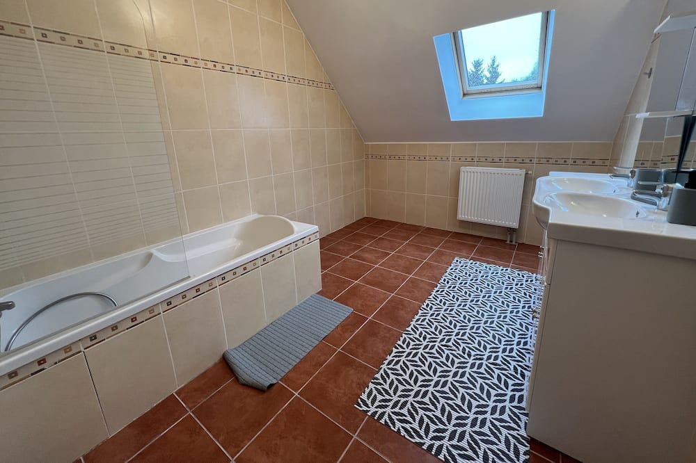 Photo of Others in Huisseau-sur-Cosson