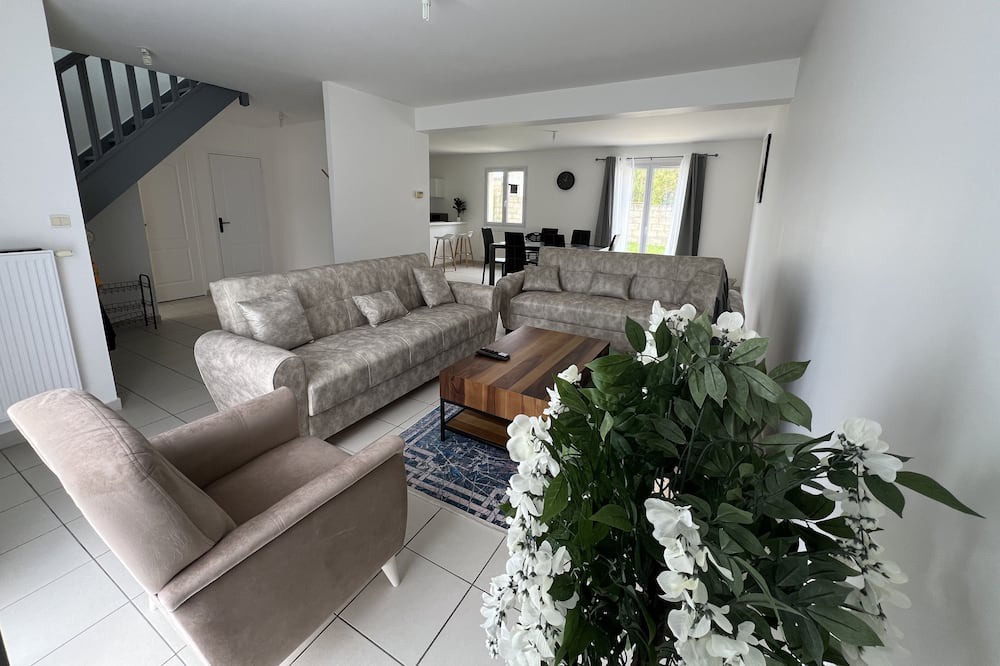 Photo of Livingroom in Huisseau-sur-Cosson