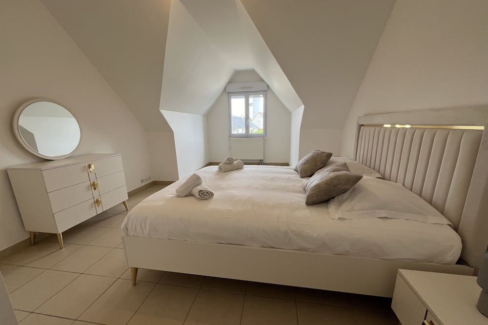 Photo of Others in Huisseau-sur-Cosson