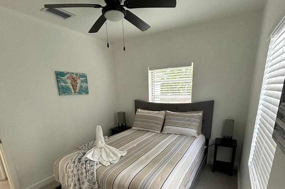 Photo of Bedroom in Lake Ridge