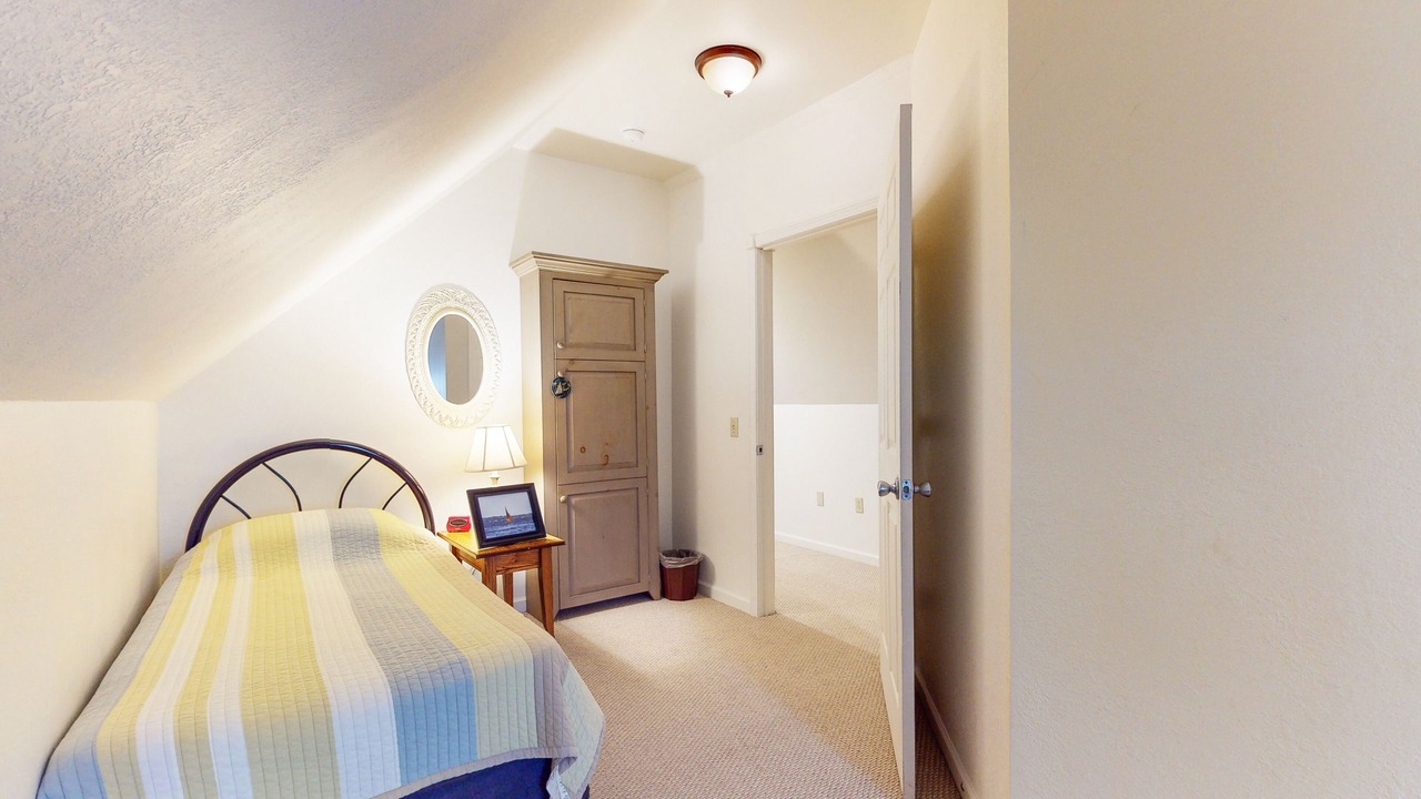 Photo of Others in Cayuga