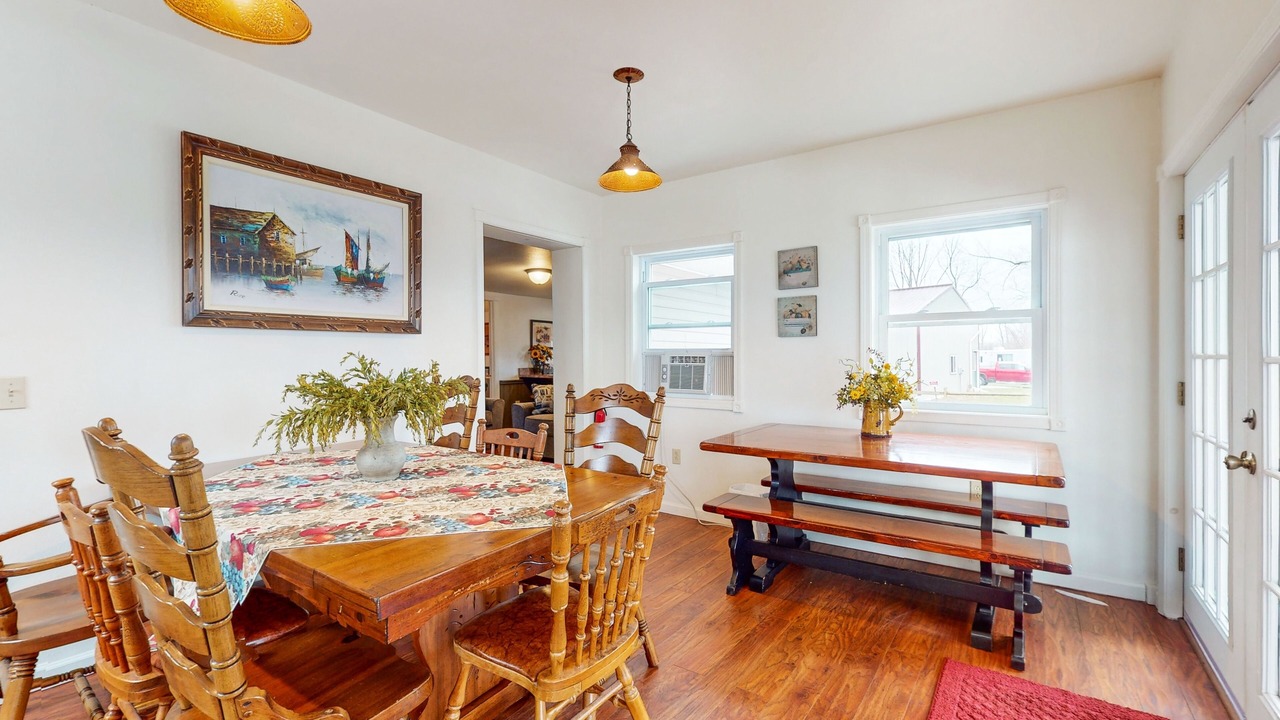 Photo of Others in Cayuga