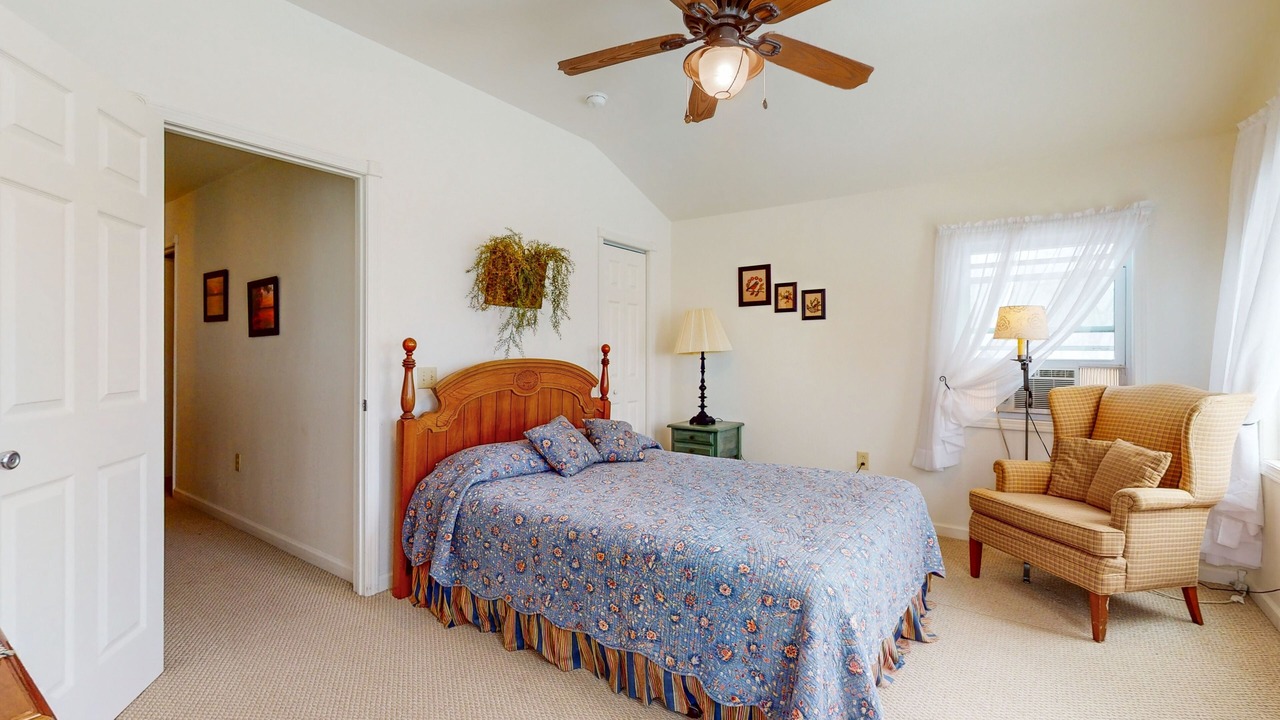 Photo of Others in Cayuga