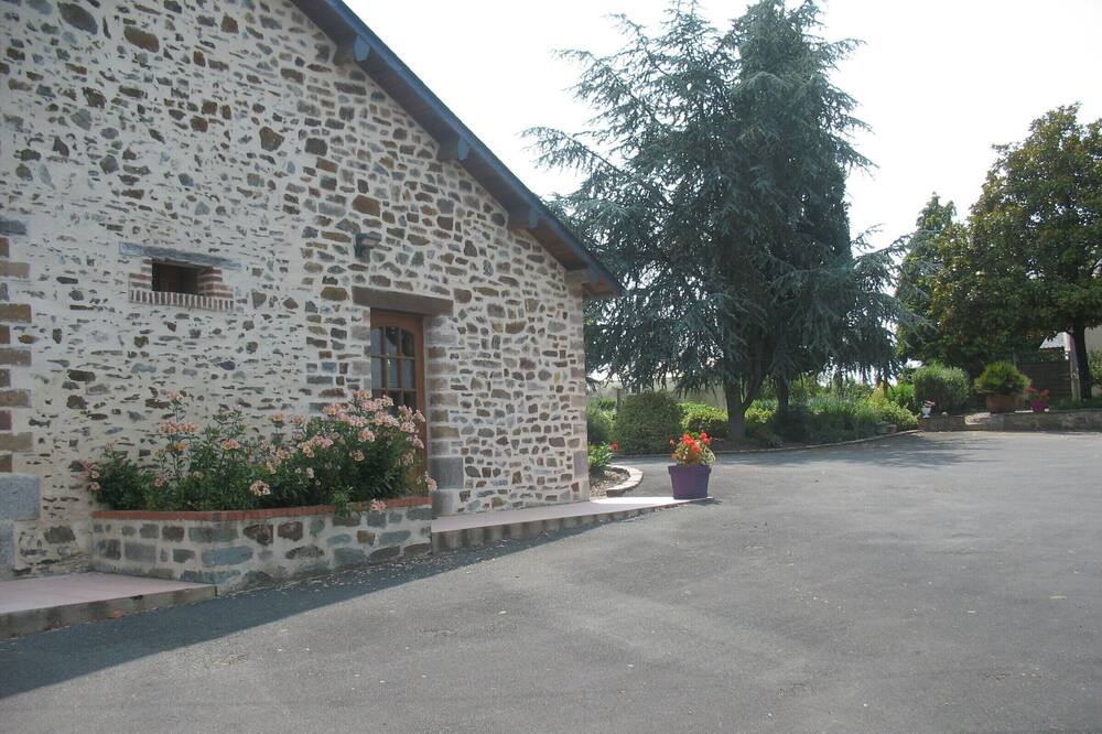 Photo of Outdoor in Bouchamps-les-Craon