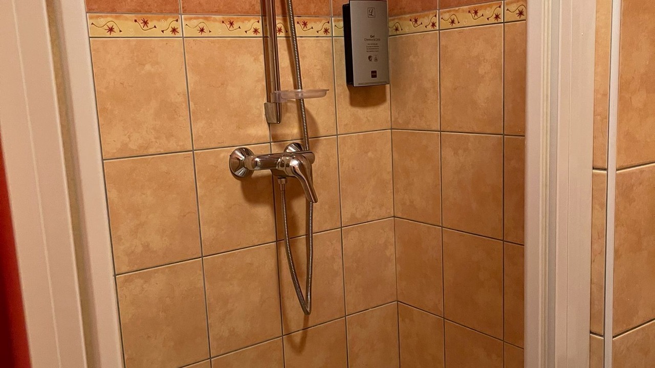 Photo of Bathroom in Corps