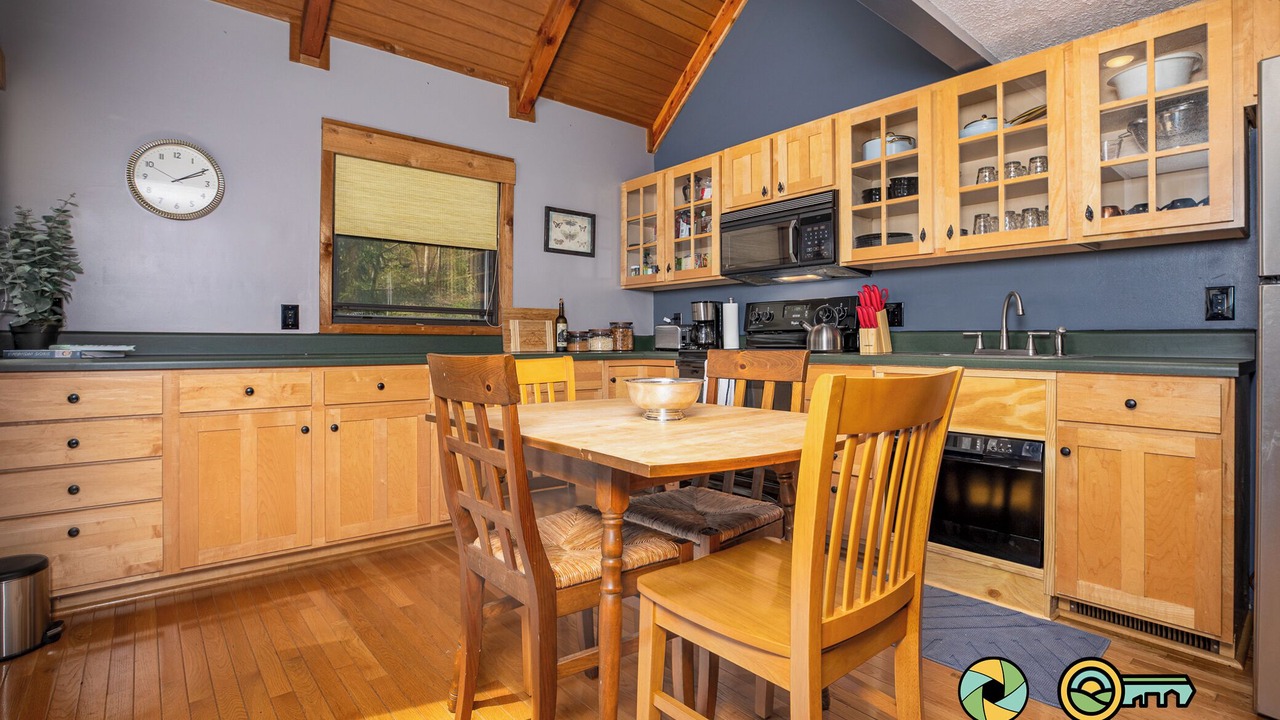 Photo of Kitchen in Orkney Springs