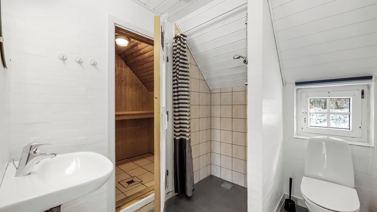 Photo of Bathroom in Øby