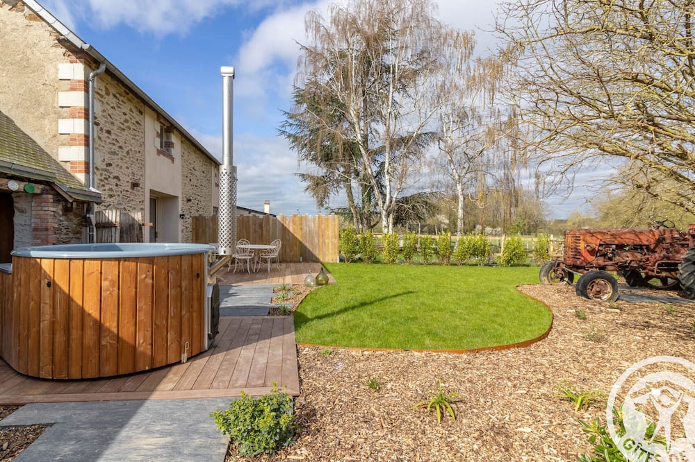 Photo of Outdoor in Feneu