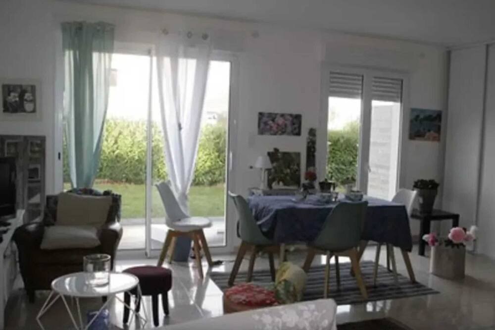 Photo of Livingroom in Nozay