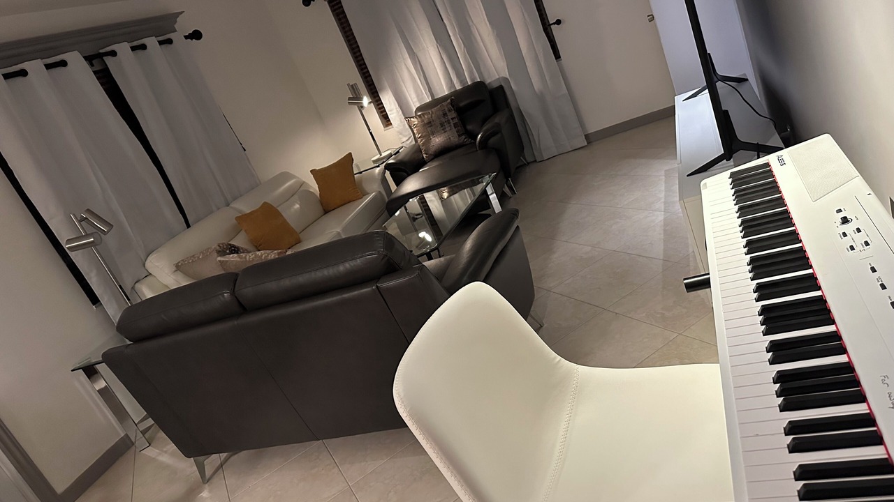 Photo of Livingroom in Oakland Park