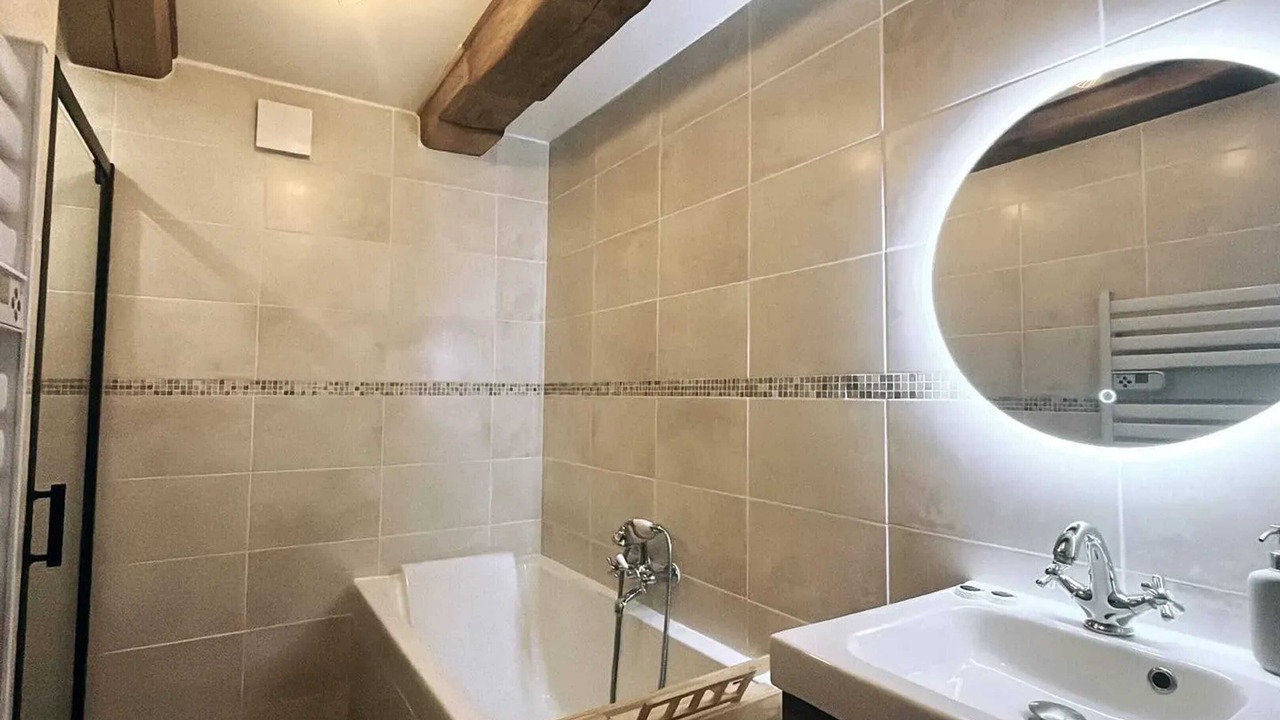 Photo of Bathroom in Pompignan