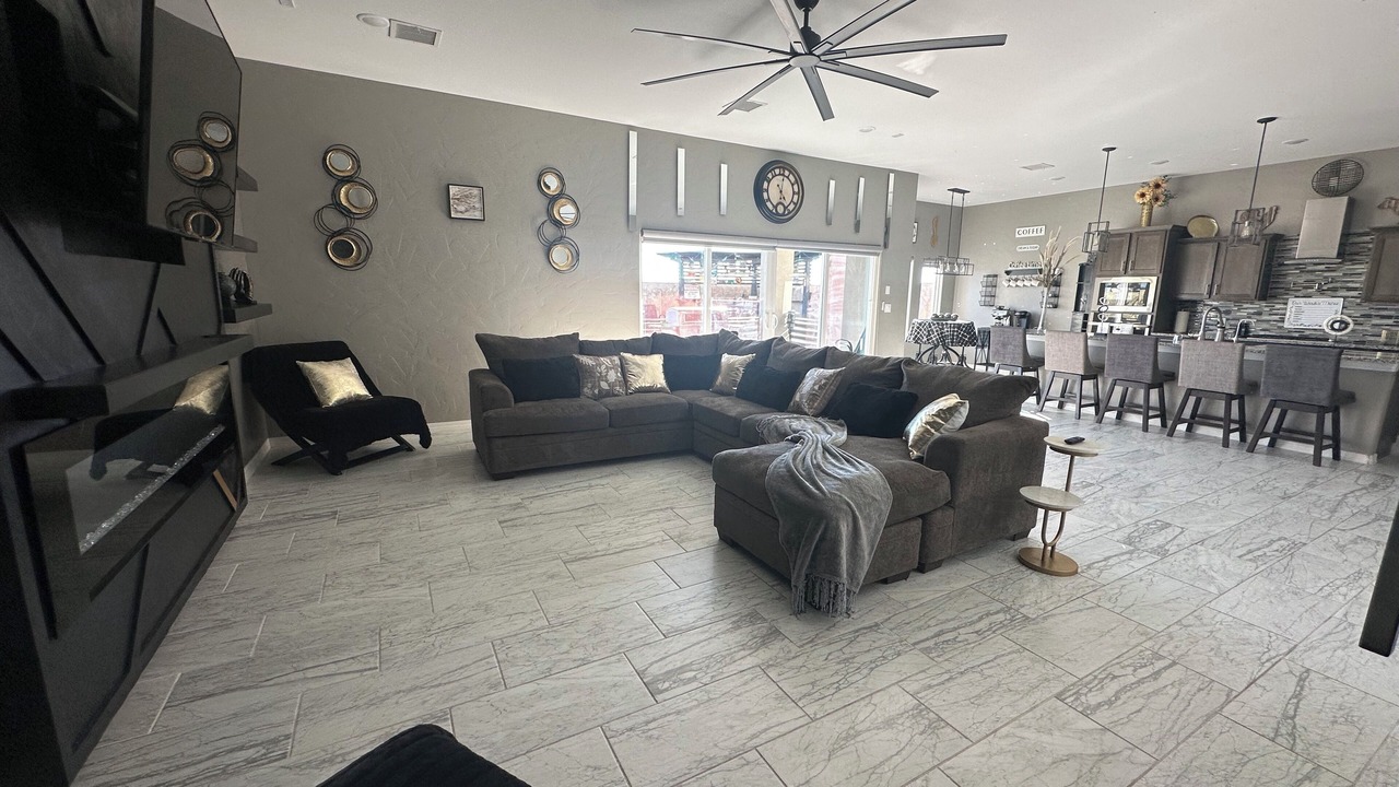 Photo of Livingroom in Biggs Field