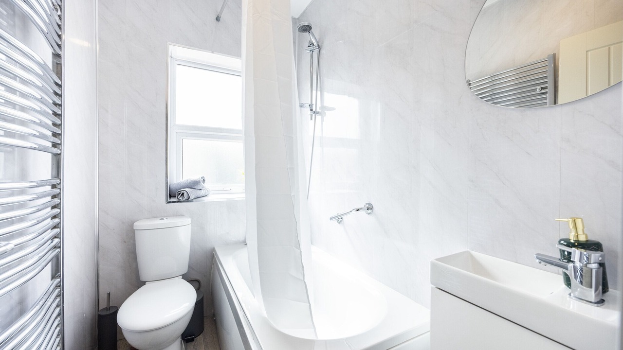 Photo of Others in Aveley