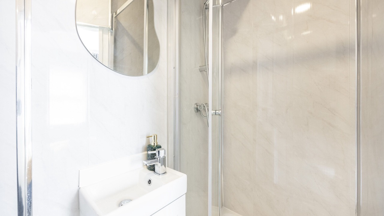 Photo of Others in Aveley