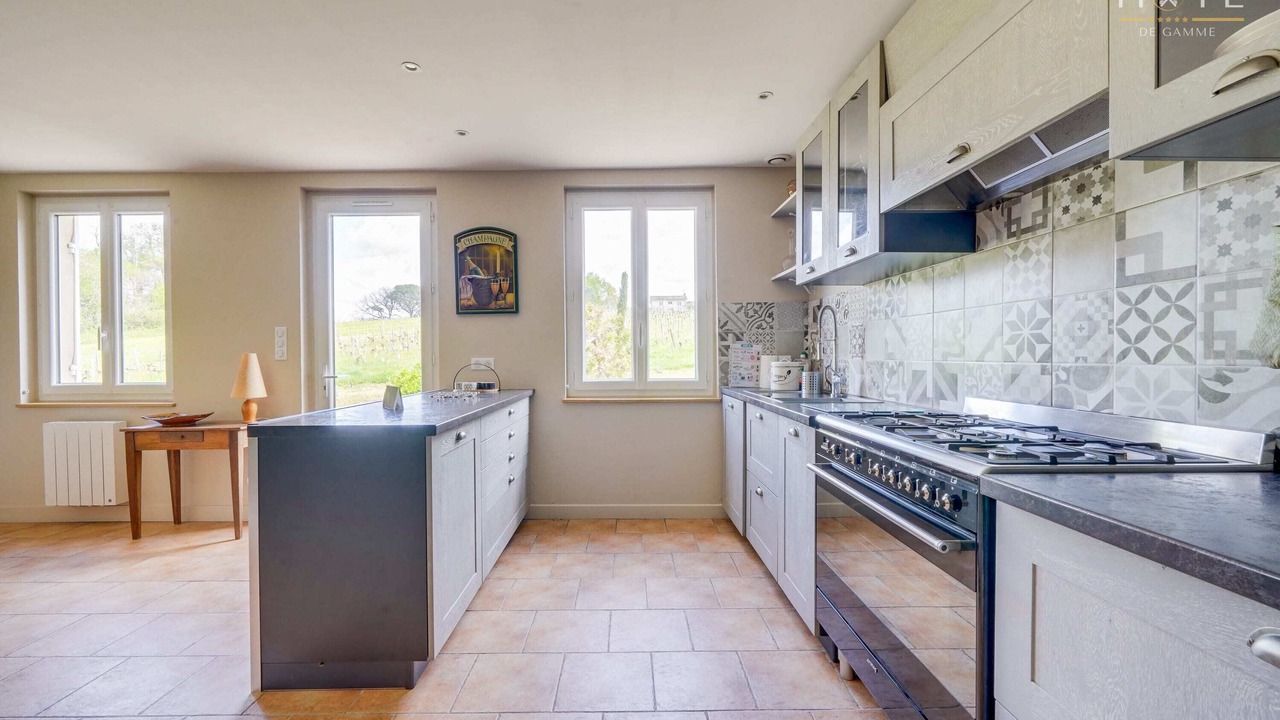 Photo of Kitchen in Bourg-sur-Gironde
