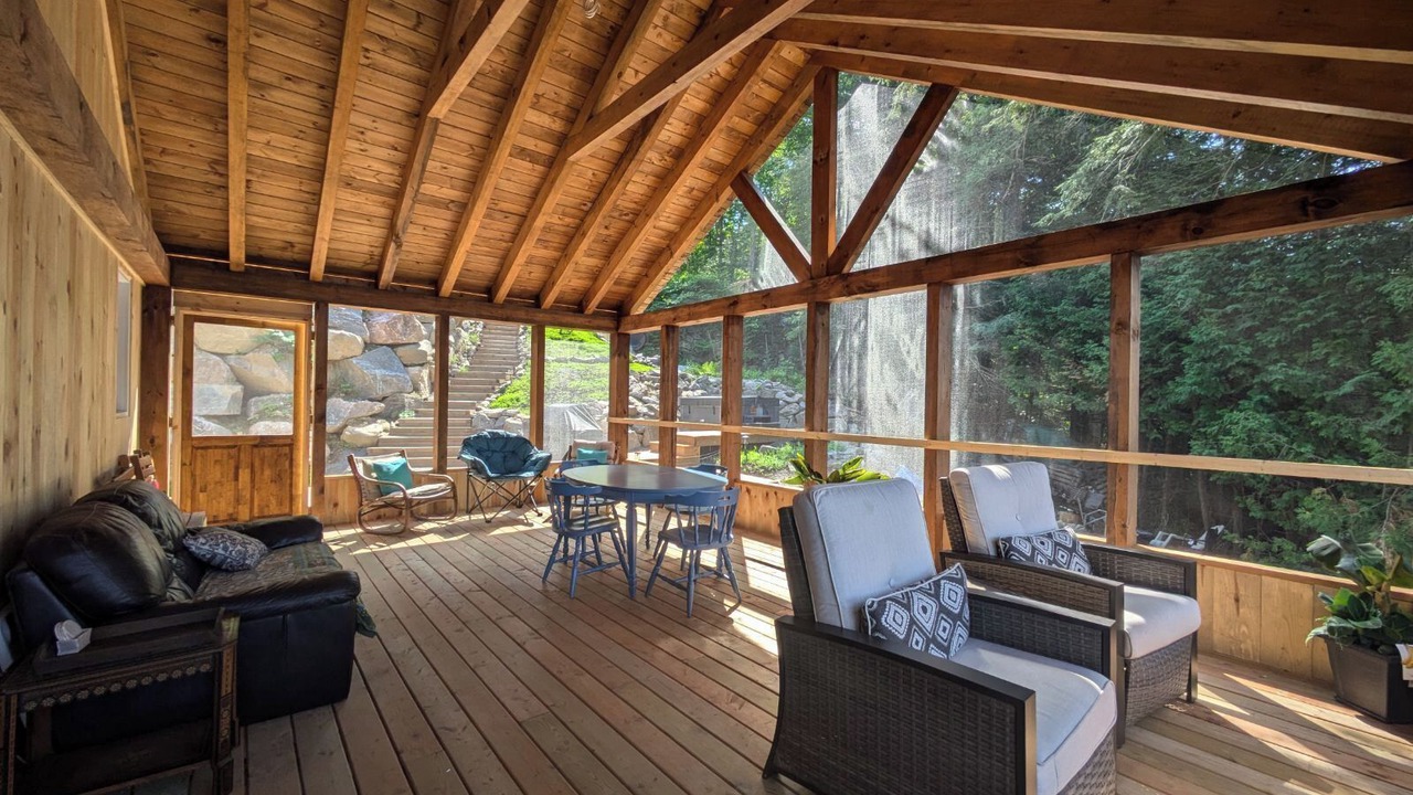 Photo of Patio Balcony in Val-des-Monts