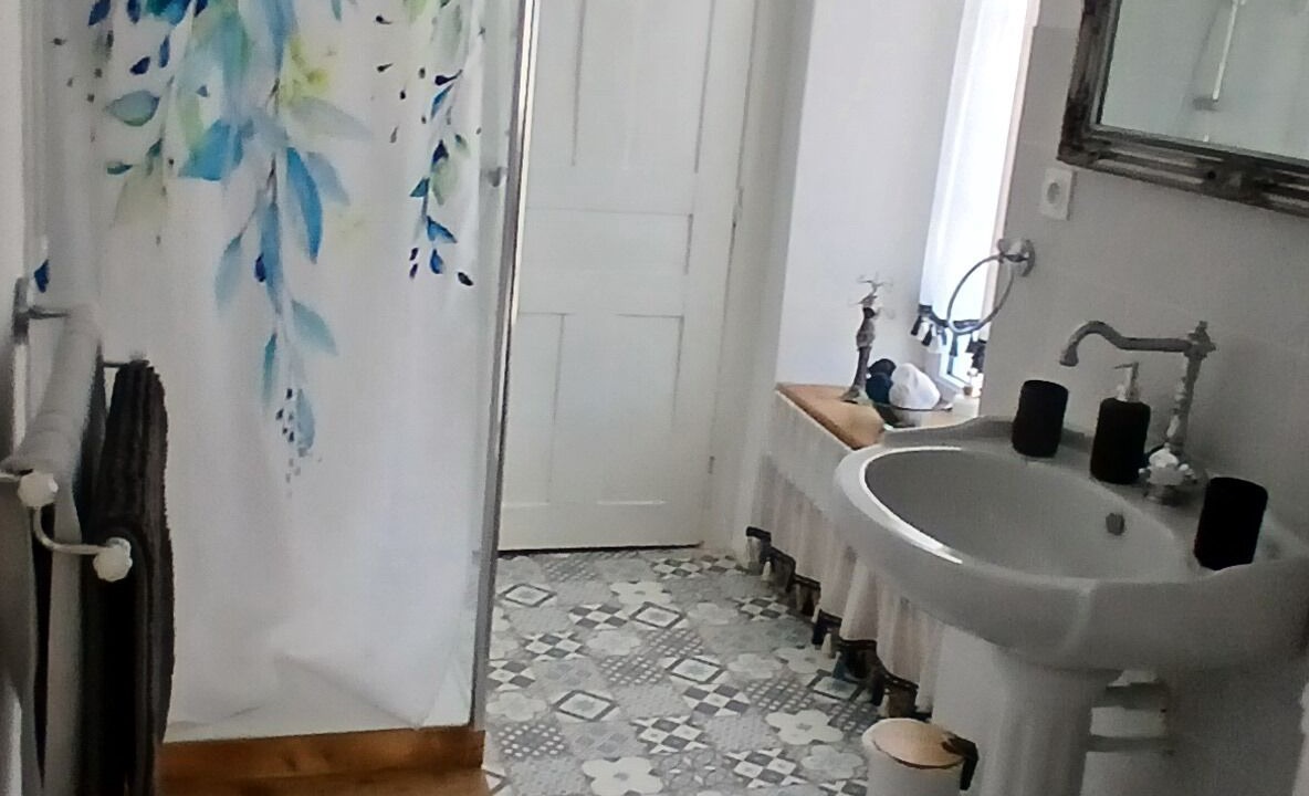 Photo of Bathroom in Mandeville-en-Bessin