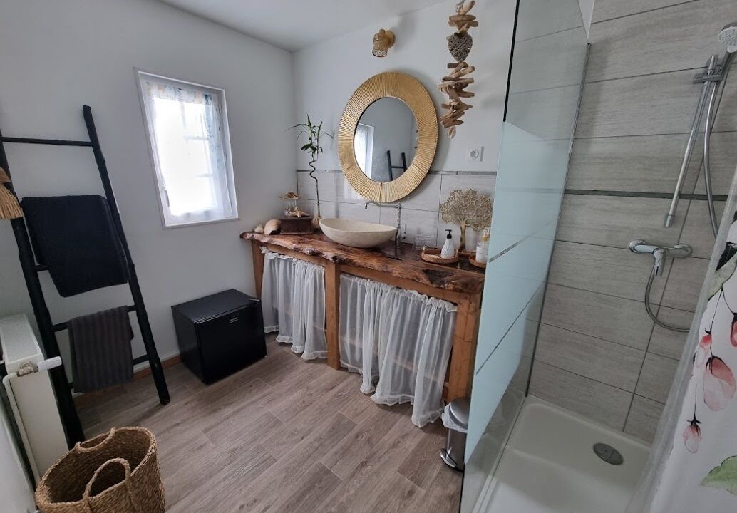 Photo of Bathroom in Mandeville-en-Bessin