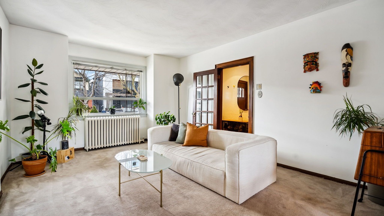 Photo of Livingroom in Oakwood Village