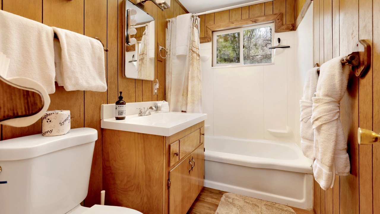 Photo of Bathroom in Big Bear Lake
