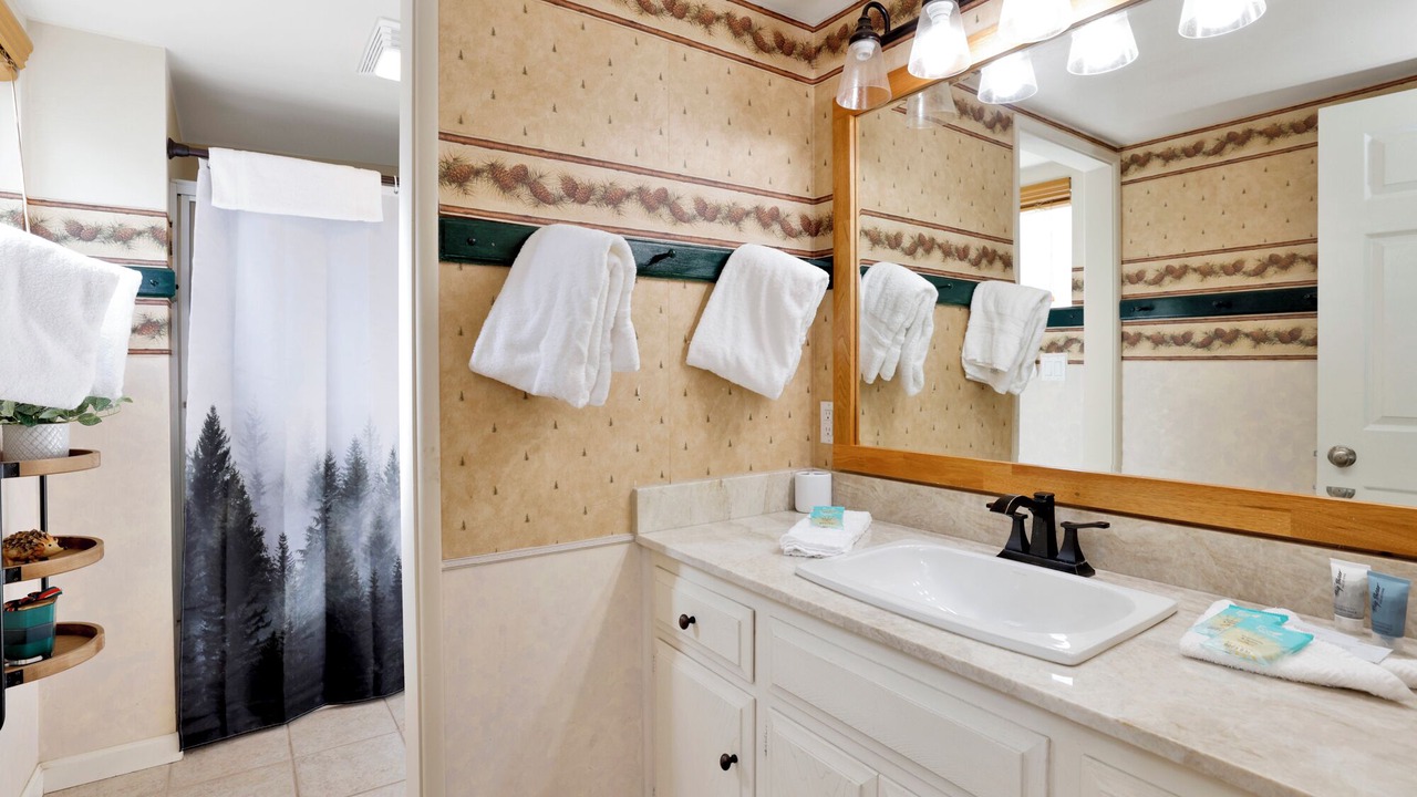 Photo of Bathroom in Peter Pan