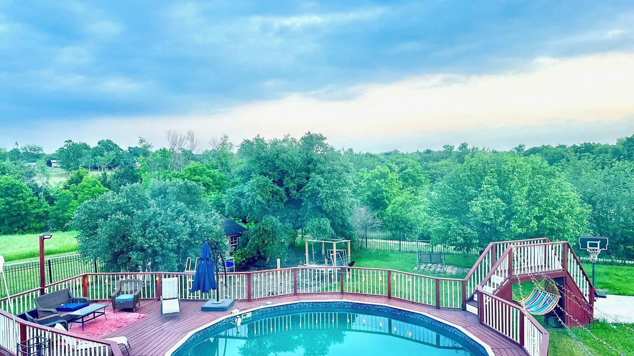 Photo of Outdoor in Manor