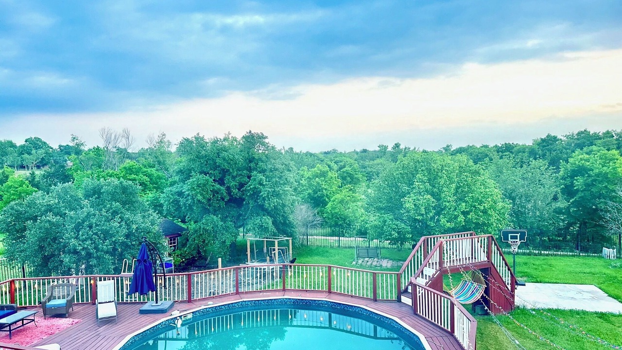 Photo of Outdoor in Manor