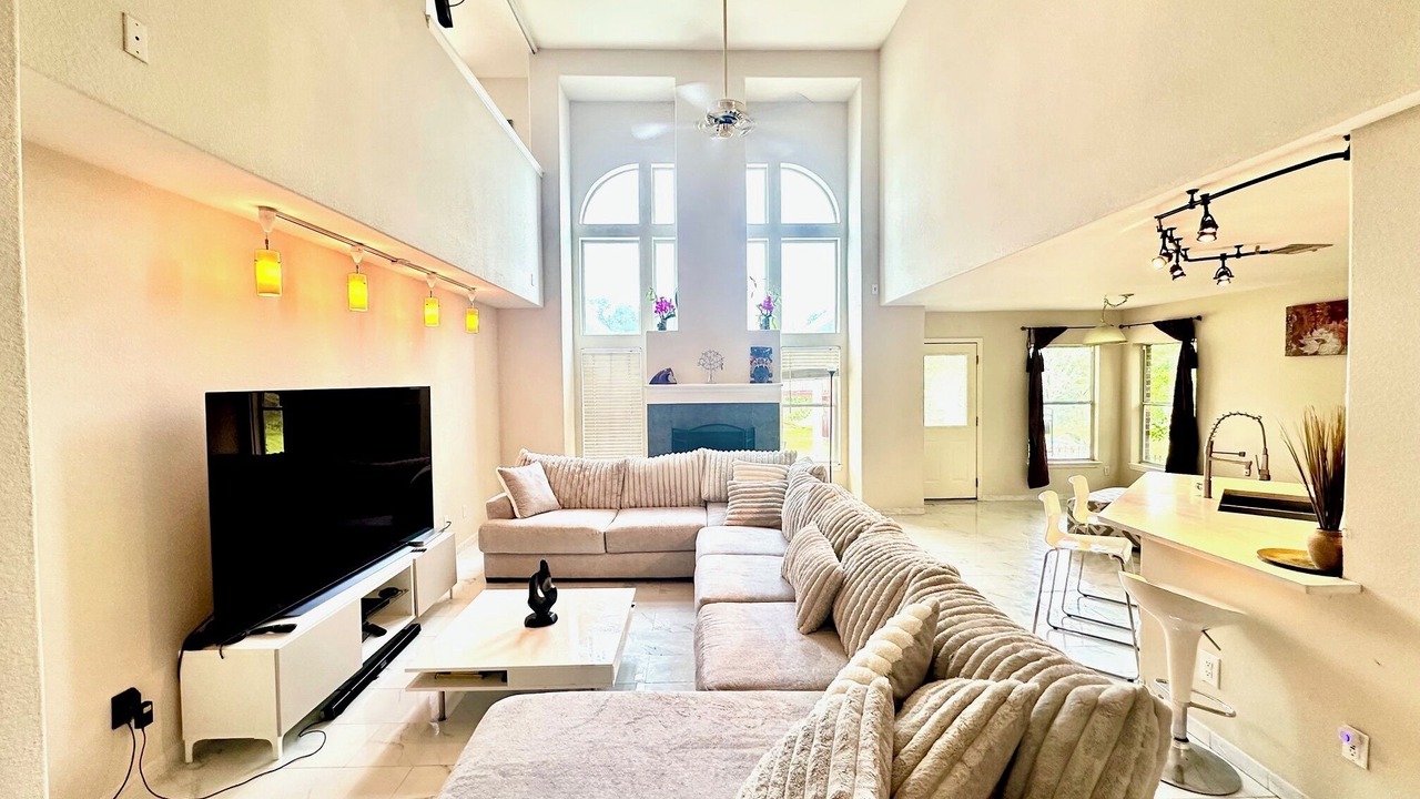 Photo of Livingroom in Manor