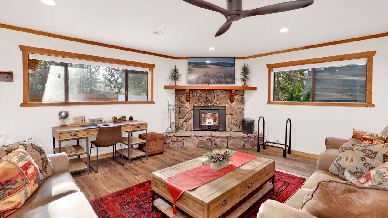 Photo of Livingroom in Big Bear