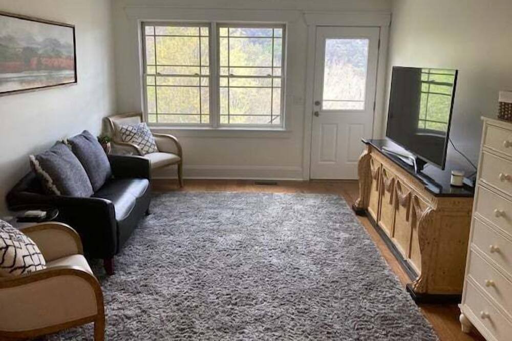 Photo of Livingroom in Laurel Ridge