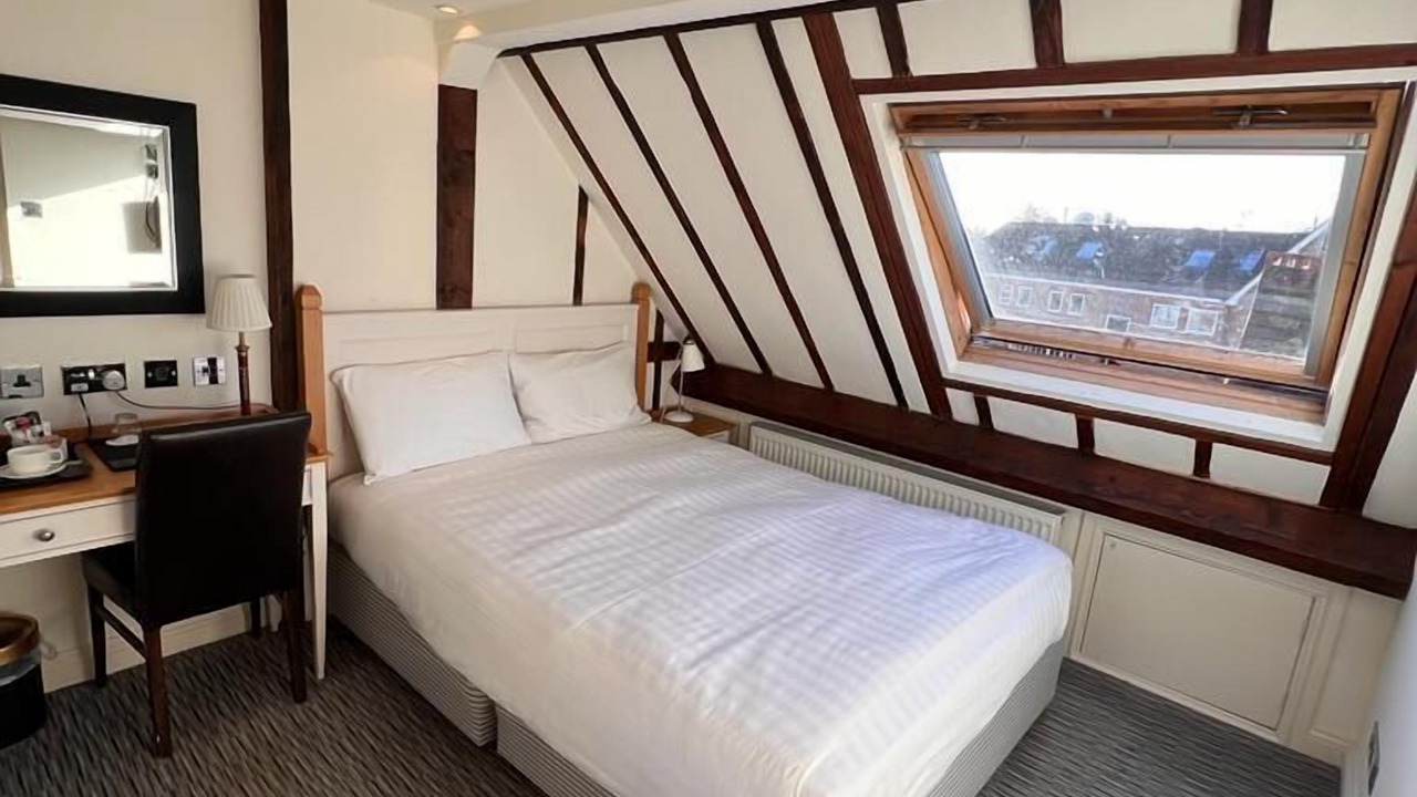 Photo of Bedroom in Datchet