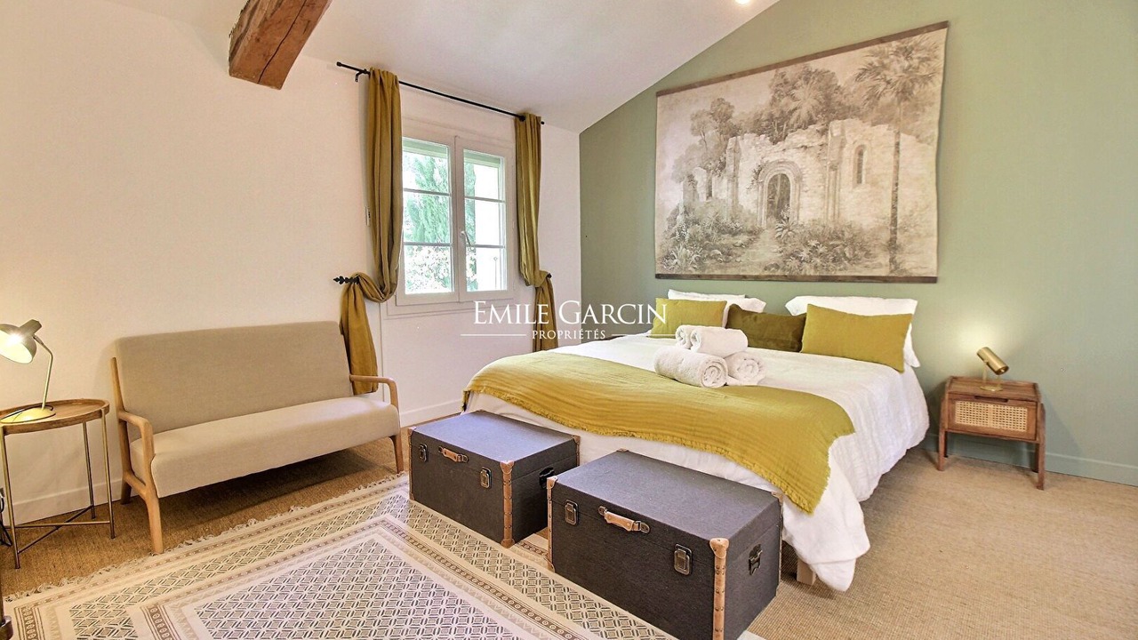 Photo of Others in Senas