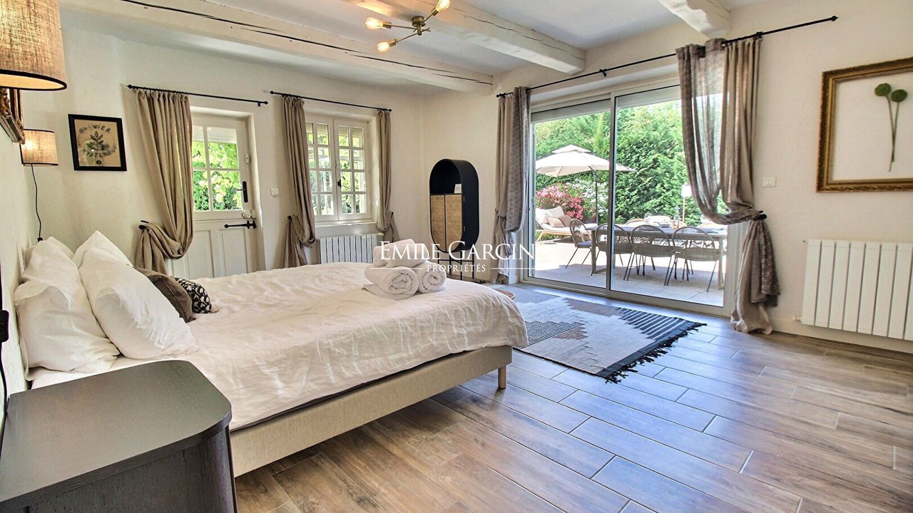 Photo of Others in Senas