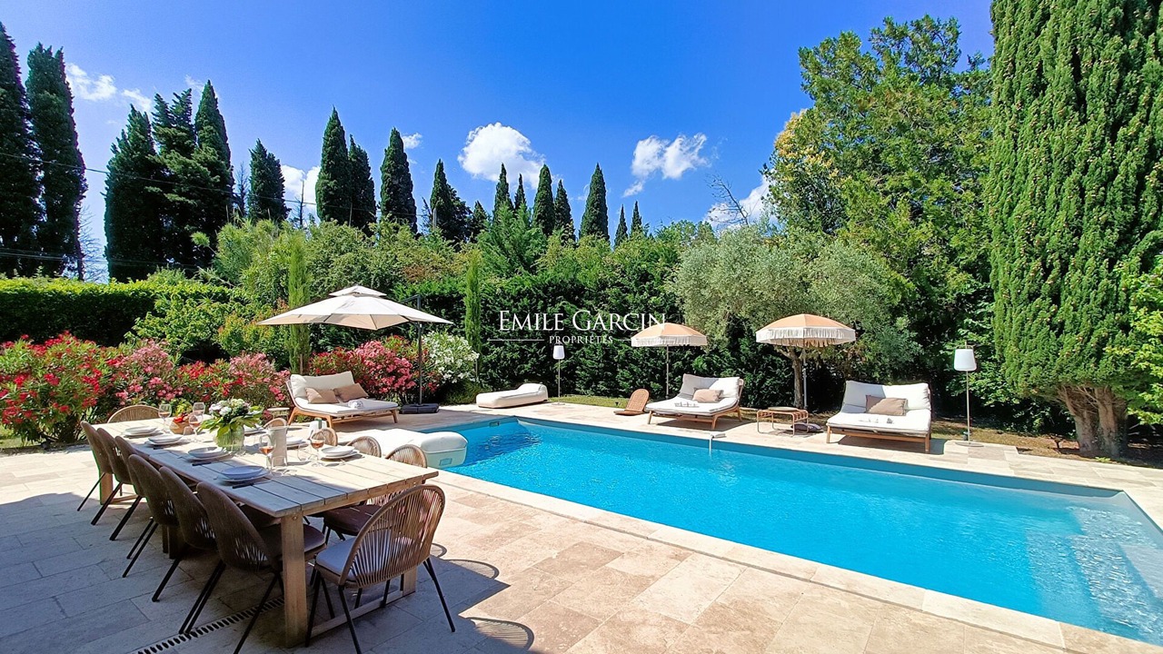 Photo of Outdoor in Senas