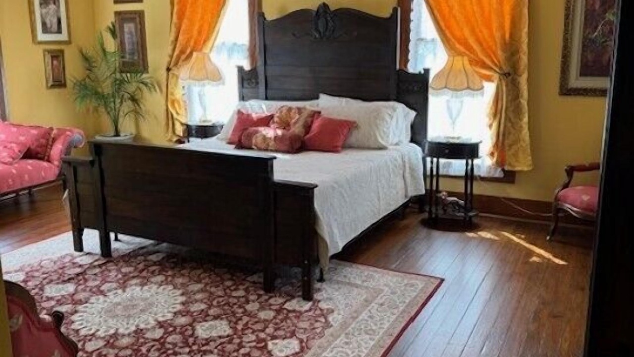 Photo of Bedroom in Madisonville