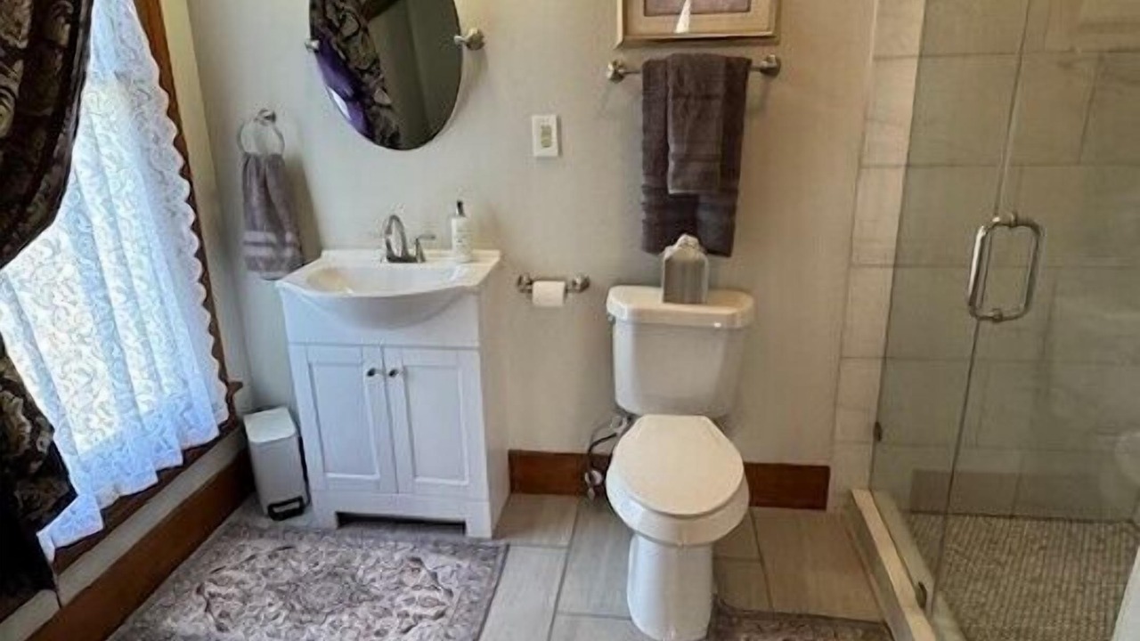 Photo of Bathroom in Madisonville