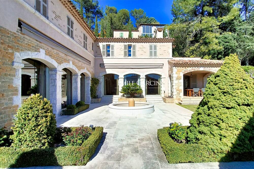 Photo of Outdoor in Tourves