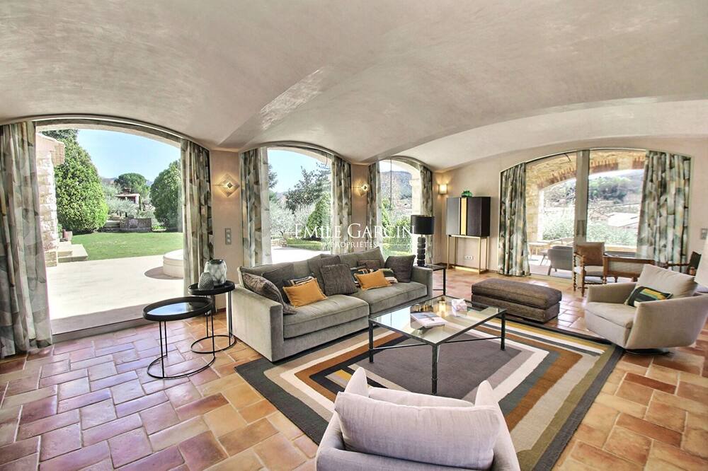 Photo of Livingroom in Tourves