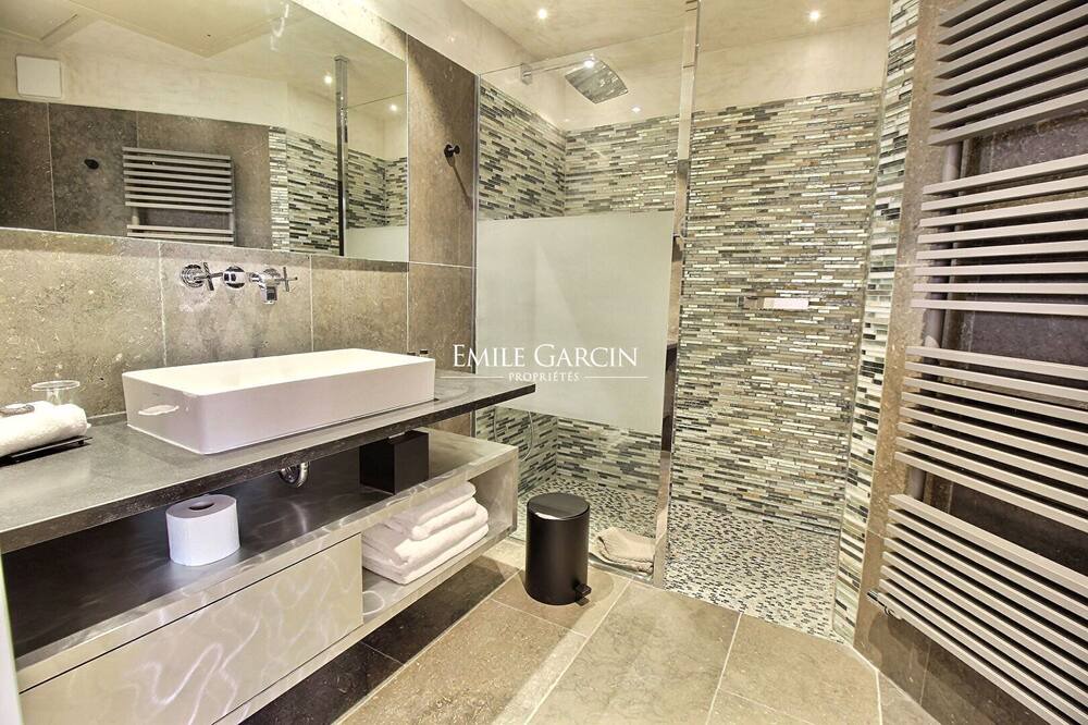 Photo of Others in Tourves