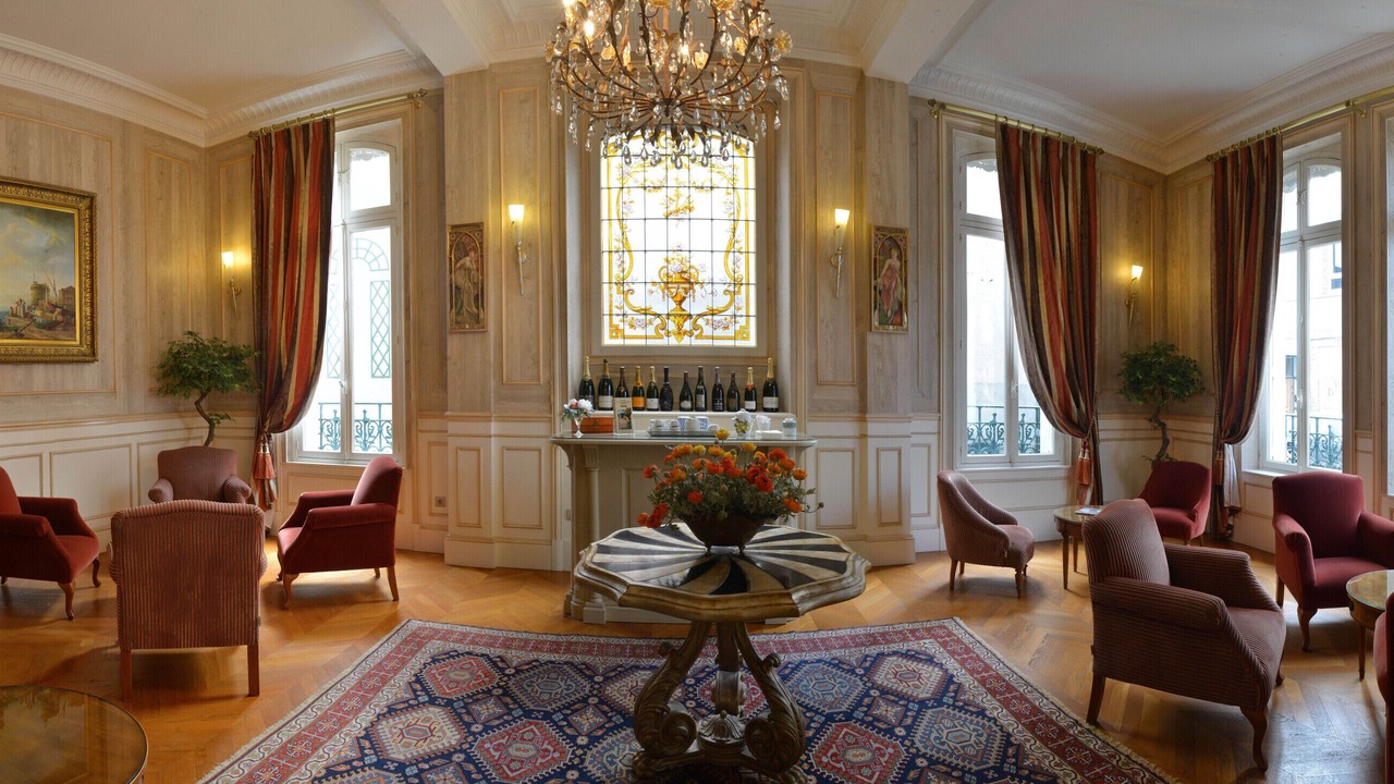 Photo of Others in Ay