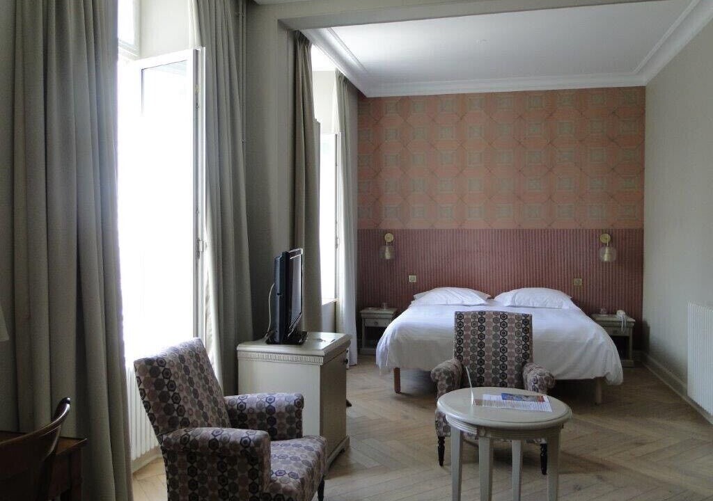 Photo of Bedroom in Ay