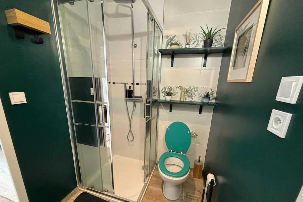 Photo of Bathroom in Henriville