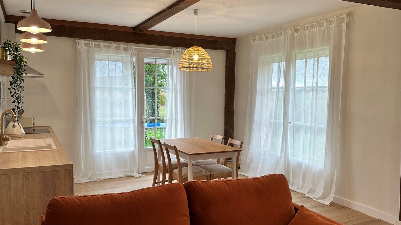 Photo of Livingroom in Aujan-Mournede