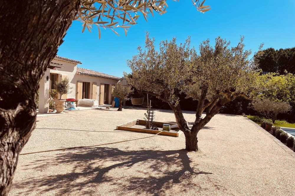 Photo of Outdoor in Bagard