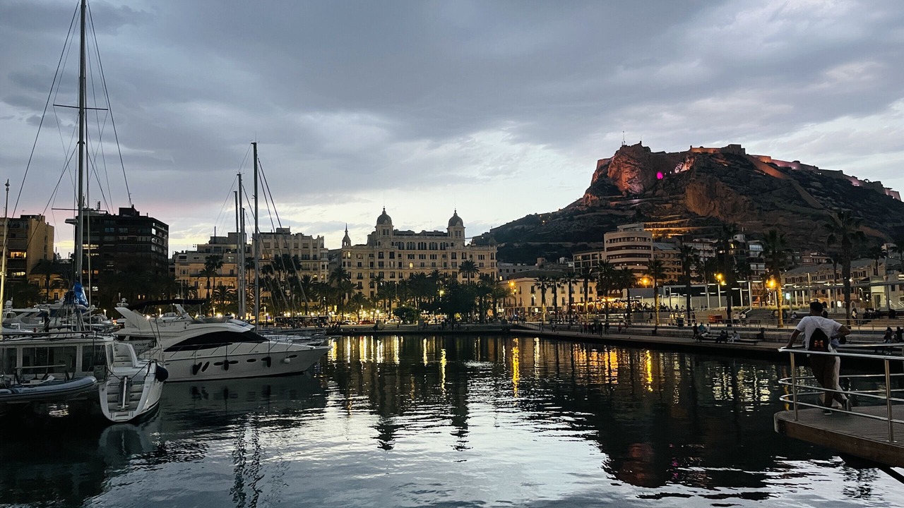 Photo of Others in Raval Roig