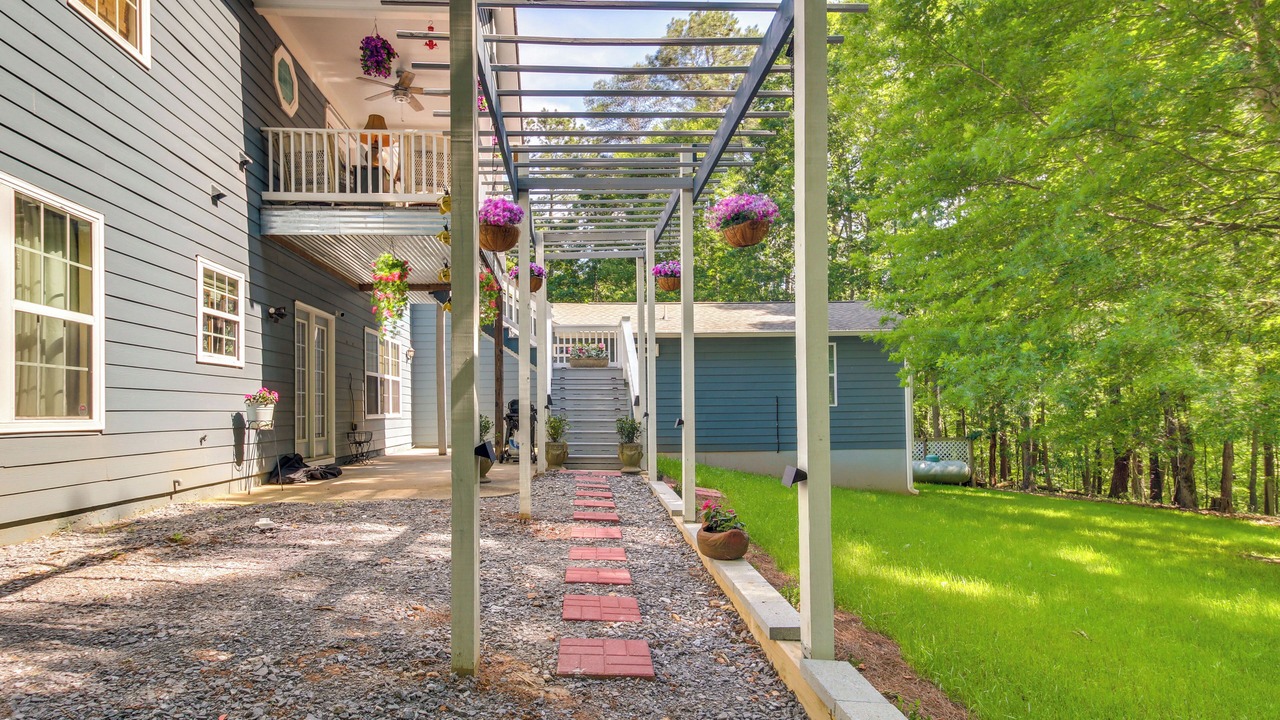 Photo of Others in Waleska