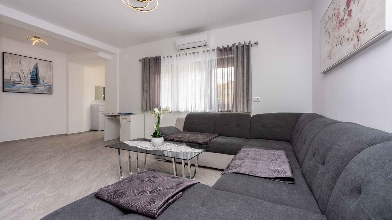 Photo of Livingroom in Vantacici